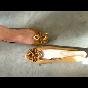 Elie Tahari Ballet Flats